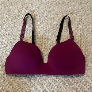 Victoria's Secret Sparkly Strap The T Shirt Lightly Lined Wireless Bra 24D